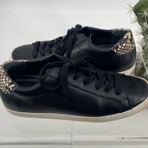 Banana Republic Women's Essential Leather Sneaker‎ Shoes Black/Snake Size 6.5